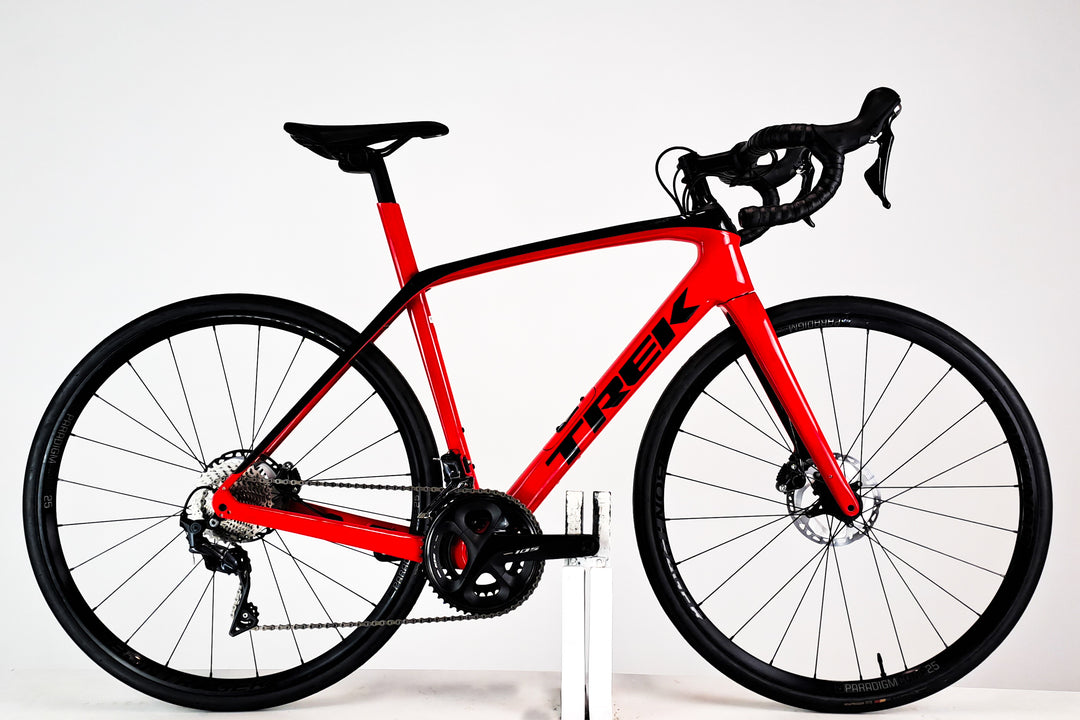 ROUTE COURSE TREK DOMANE SL6 CARBONE MINT BIKES OCCASION RECONDITIONNE