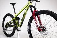 PIVOT Switchblade 2022 M 2004