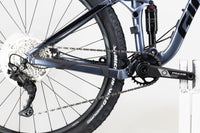 Giant Stance 29 2 Knight Shield S 2022 2368